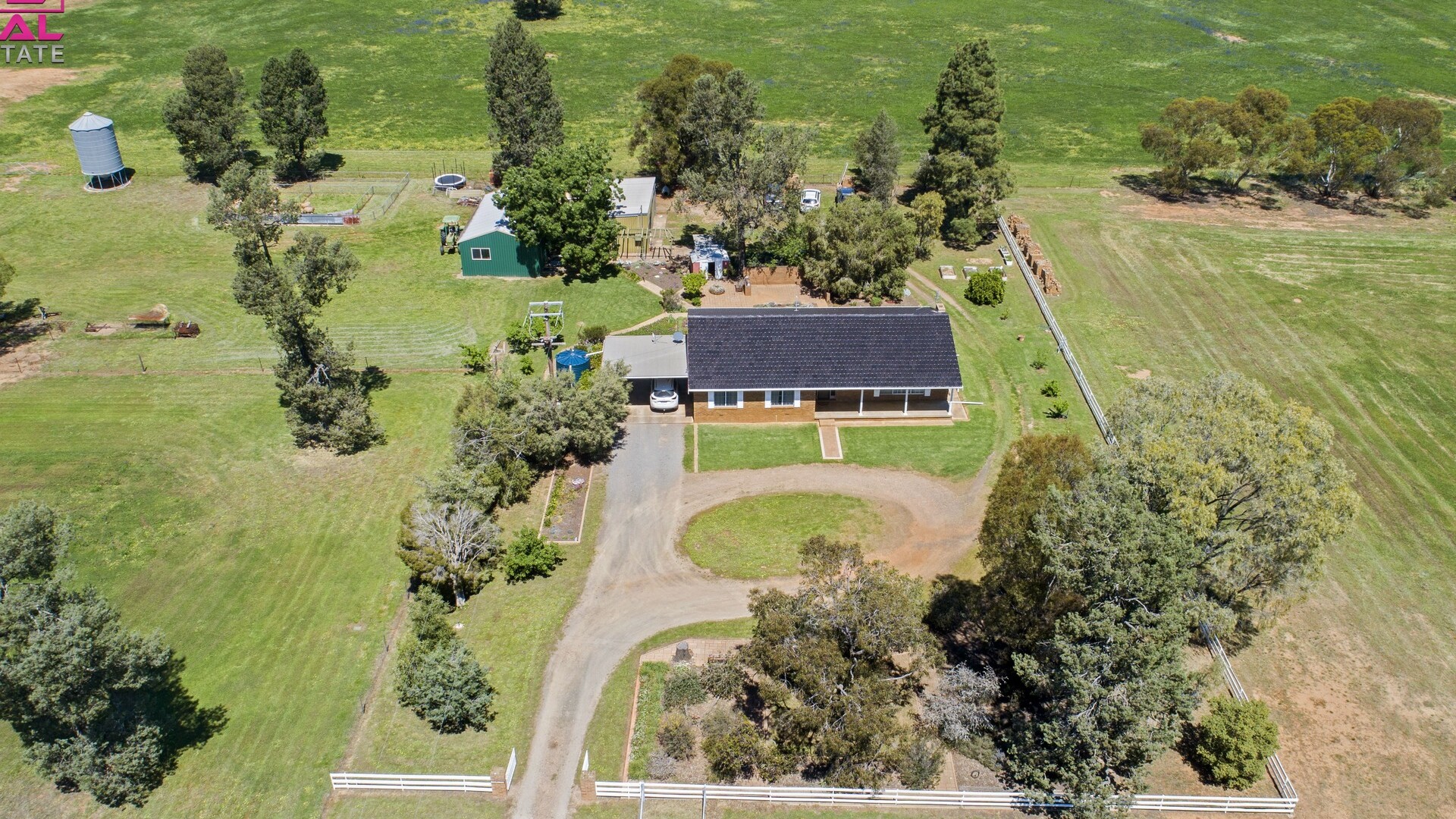 285 Burley Griffin Way, Temora NSW 2666 - photo 4