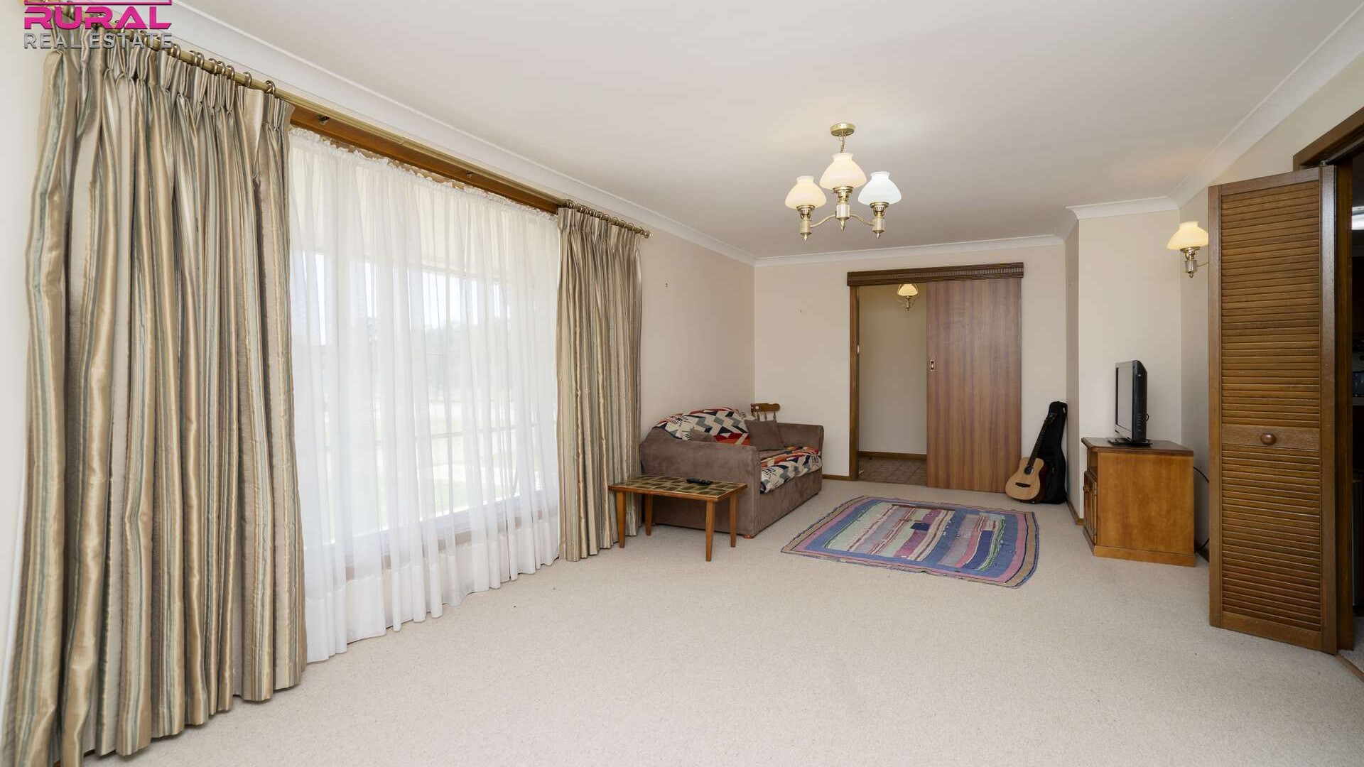 285 Burley Griffin Way, Temora NSW 2666 - photo 9