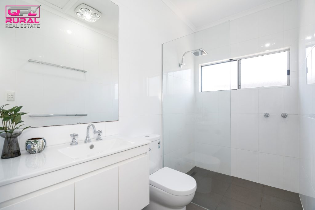 92 Parkes Street, Temora NSW 2666 - photo 14
