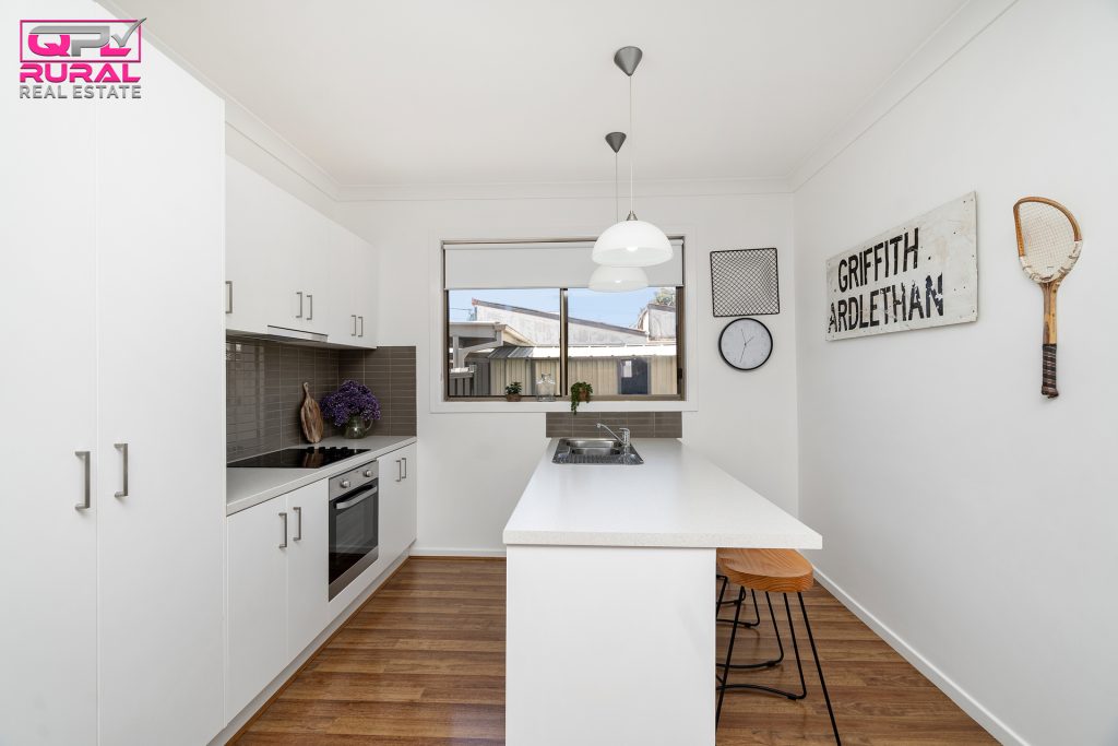 92 Parkes Street, Temora NSW 2666 - photo 4