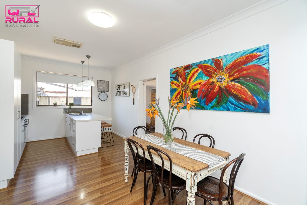 92 Parkes Street, Temora NSW 2666 - photo 5