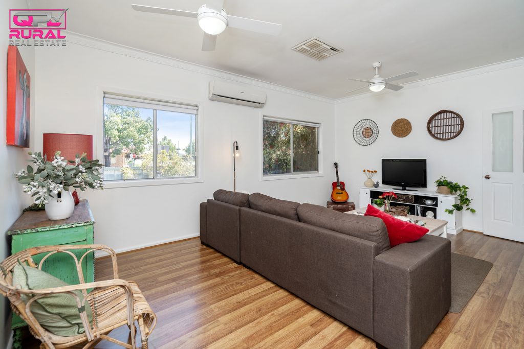 92 Parkes Street, Temora NSW 2666 - photo 6
