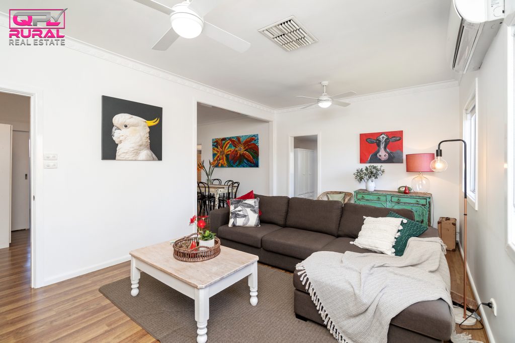 92 Parkes Street, Temora NSW 2666 - photo 8