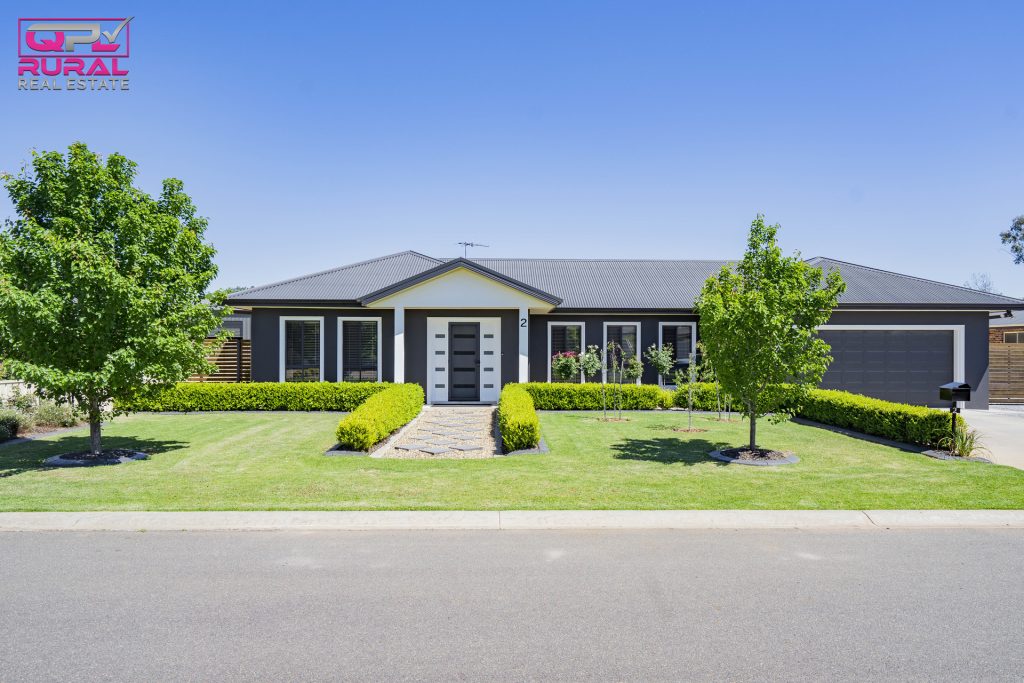 2 Ellendon Place, Leeton NSW 2705 - photo 2