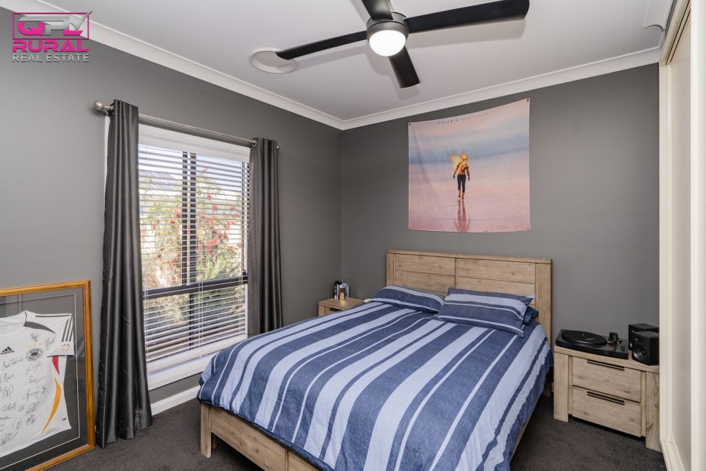 2 Ellendon Place, Leeton NSW 2705 - photo 11