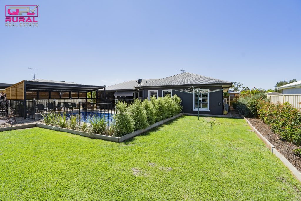 2 Ellendon Place, Leeton NSW 2705 - photo 18