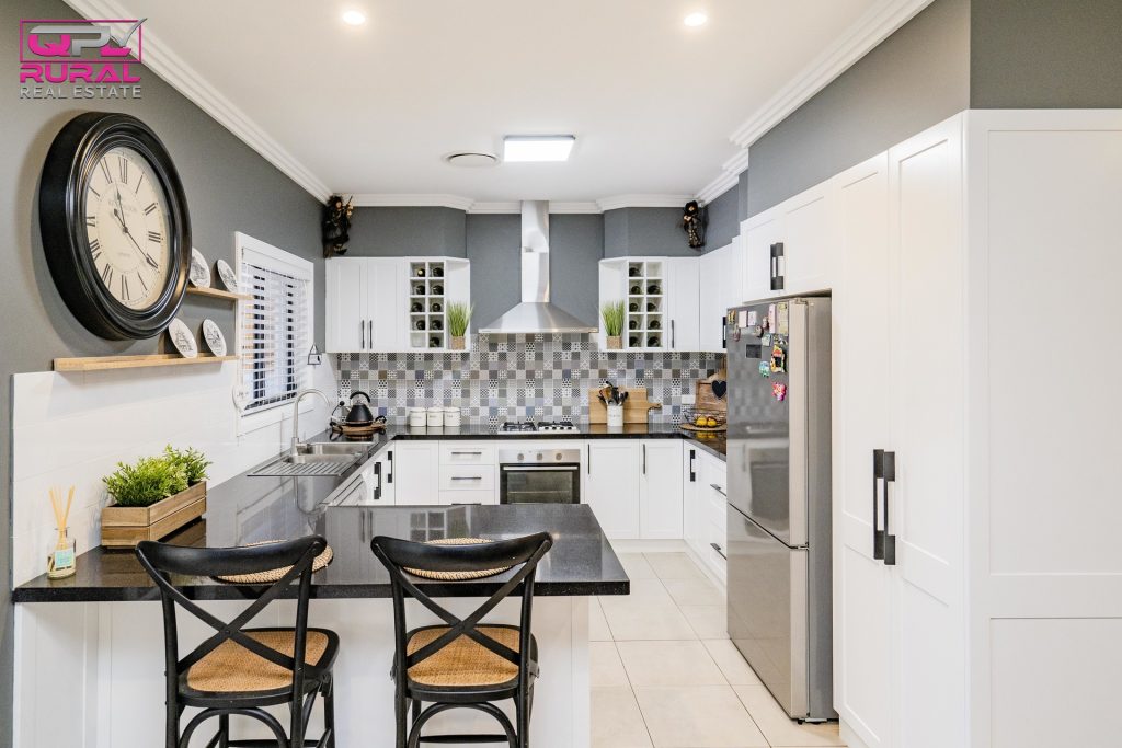 2 Ellendon Place, Leeton NSW 2705 - photo 7