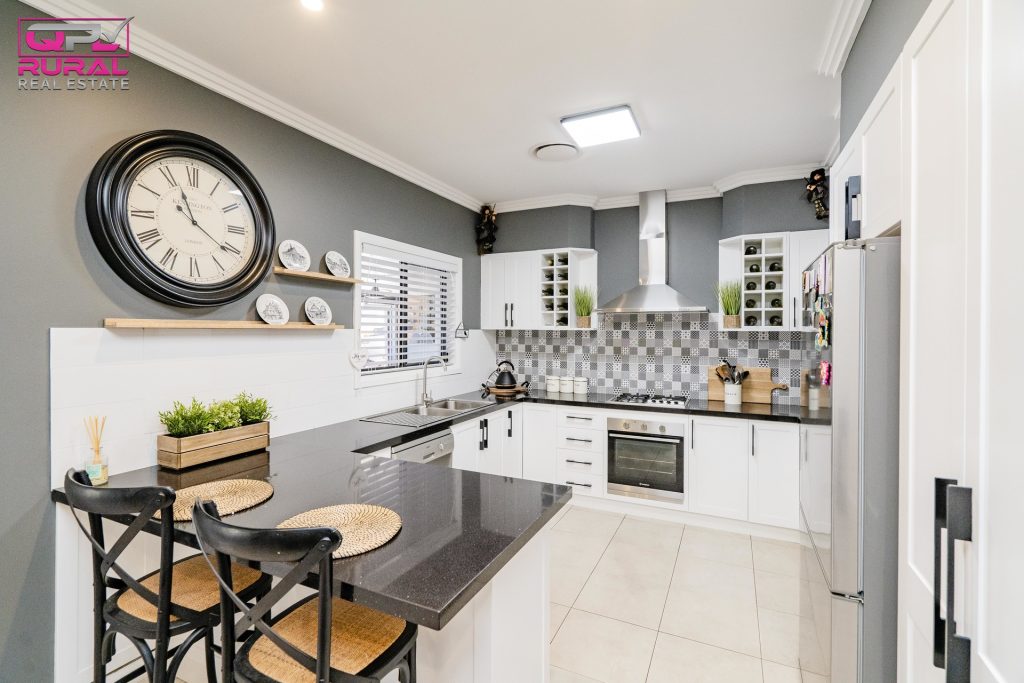 2 Ellendon Place, Leeton NSW 2705 - photo 8