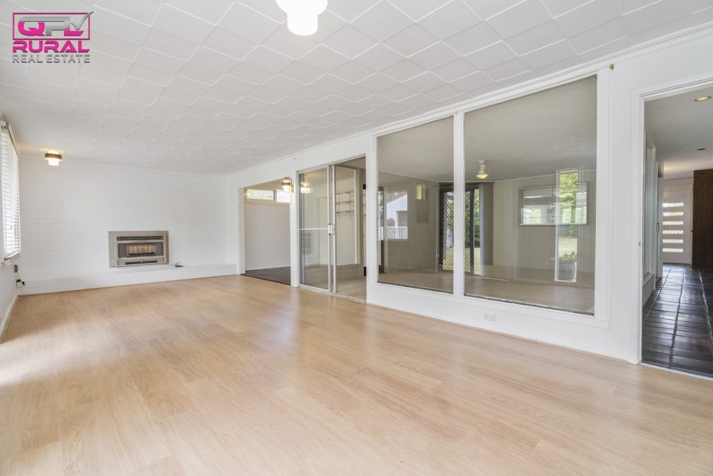 10 Gordon Street, Narrandera NSW 2700 - photo 14