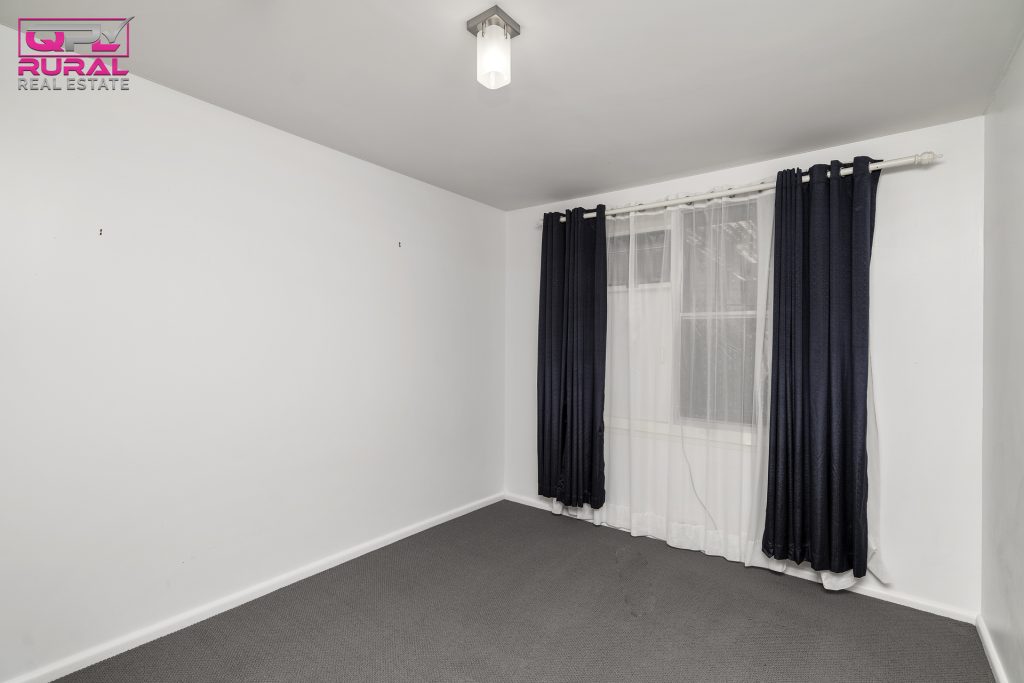 10 Gordon Street, Narrandera NSW 2700 - photo 15