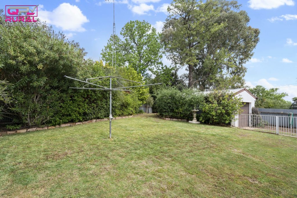 10 Gordon Street, Narrandera NSW 2700 - photo 20