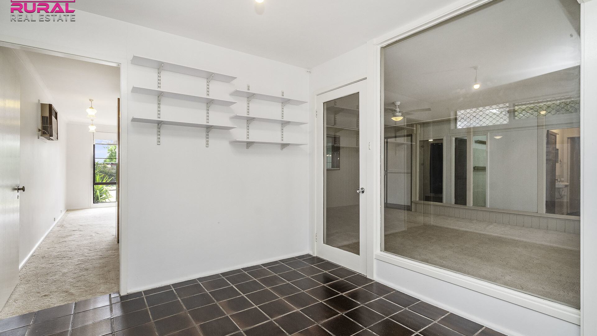 10 Gordon Street, Narrandera NSW 2700 - photo 5