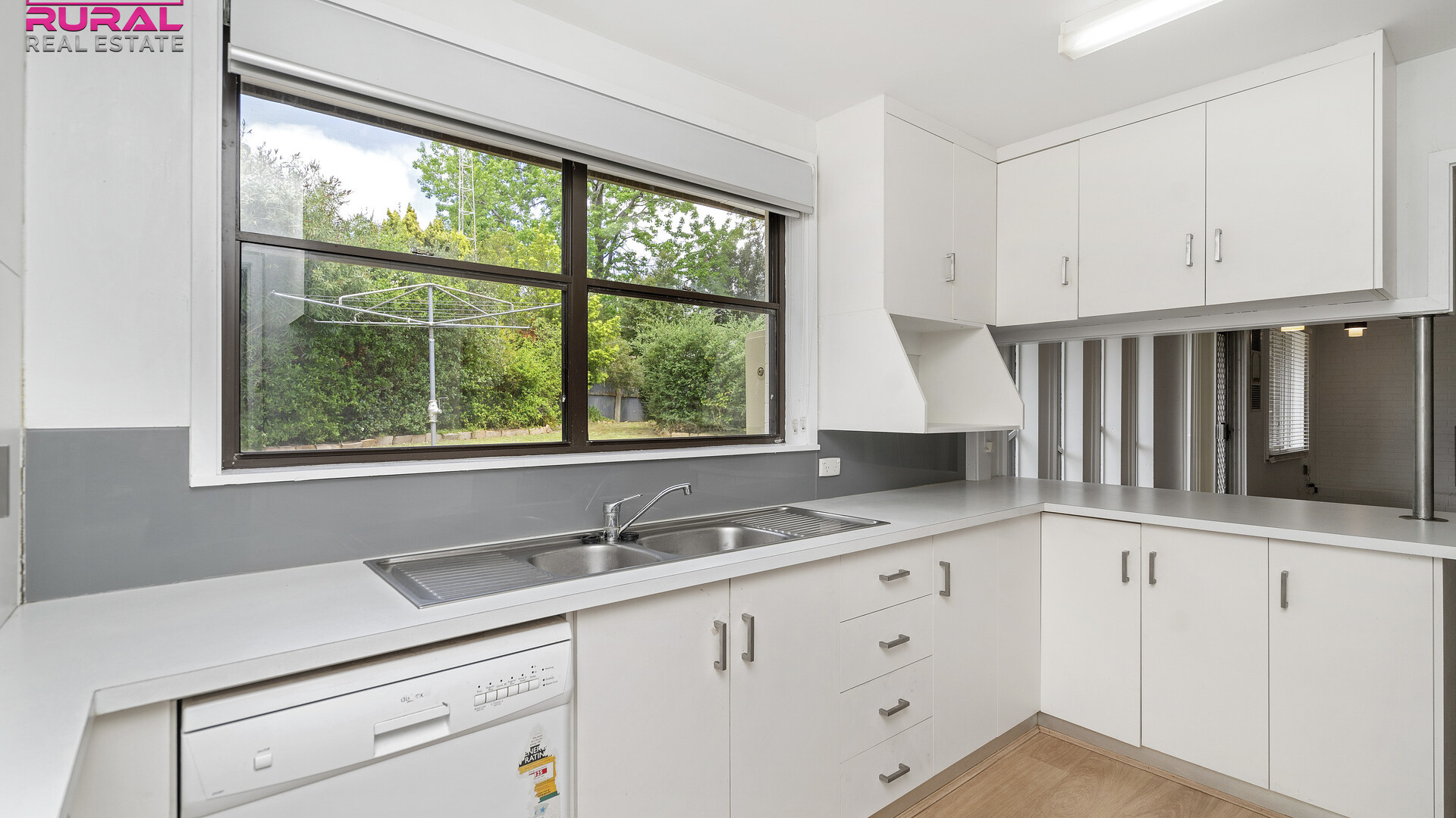 10 Gordon Street, Narrandera NSW 2700 - photo 9