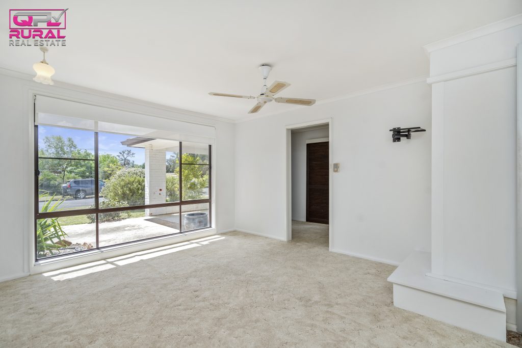 10 Gordon Street, Narrandera NSW 2700 - photo 10