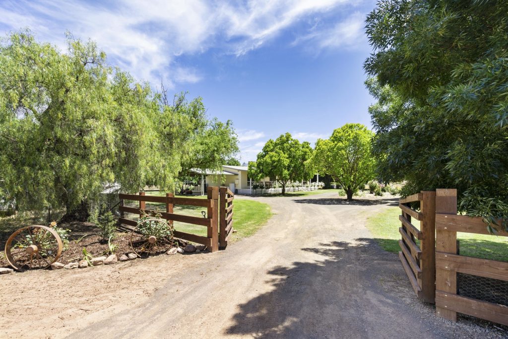 126 Toorak Road, Leeton NSW 2705 - McGrath Riverina