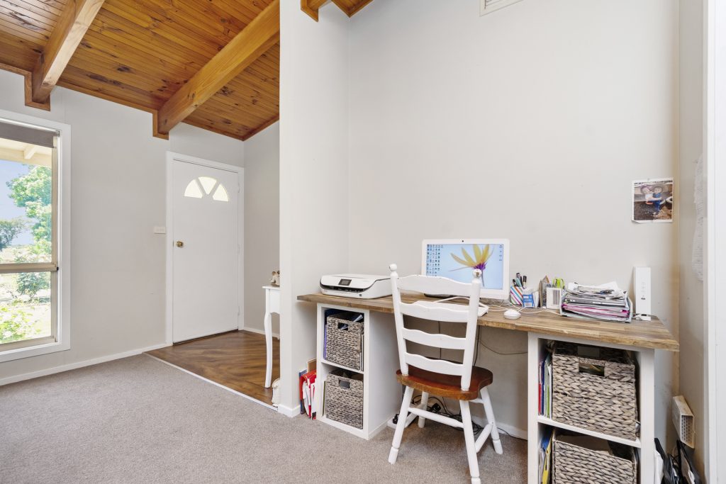 126 Toorak Road, Leeton NSW 2705 - photo 12