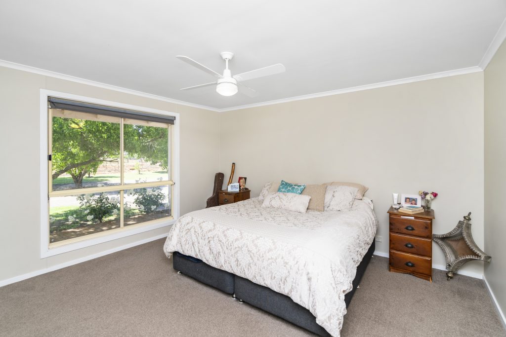 126 Toorak Road, Leeton NSW 2705 - photo 13