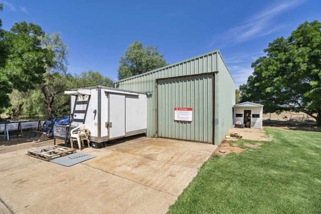 126 Toorak Road, Leeton NSW 2705 - photo 23