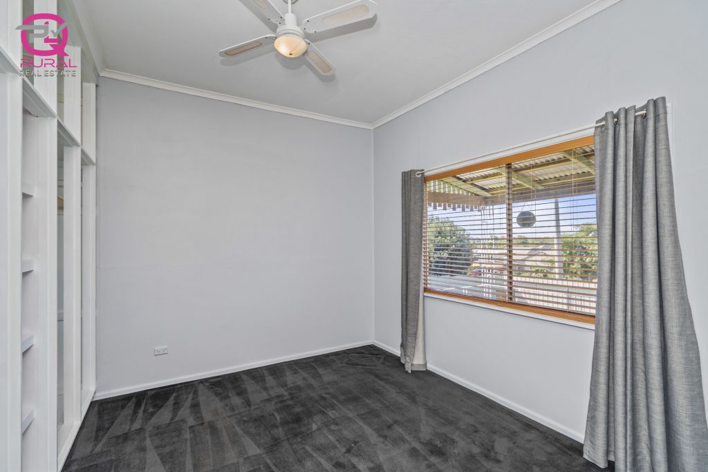 53 Roslyn Street, Narrandera NSW 2700 - photo 4