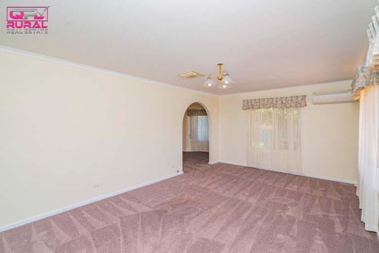 148 Gardner Street, Temora NSW 2666 - photo 3