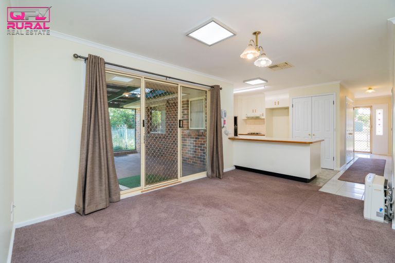 148 Gardner Street, Temora NSW 2666 - photo 4