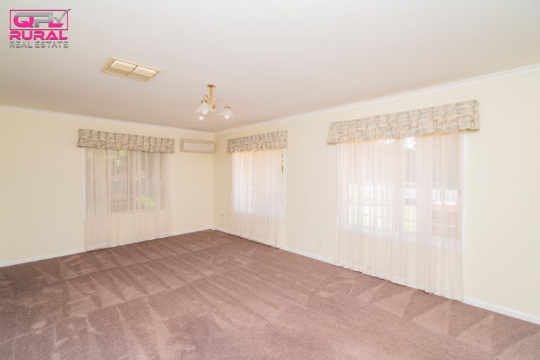 148 Gardner Street, Temora NSW 2666 - photo 8