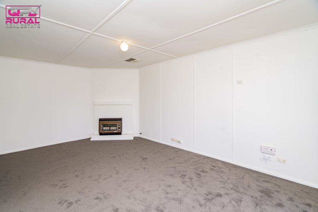 12 Adams Street, Narrandera NSW 2700 - photo 4