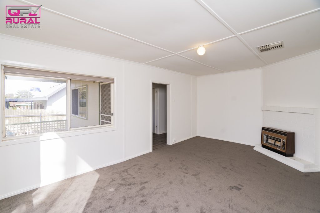 12 Adams Street, Narrandera NSW 2700 - photo 5