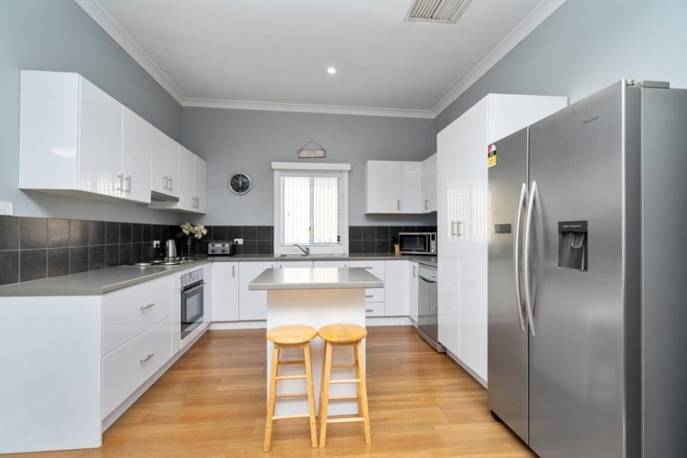 131B Crowley Street, Temora NSW 2666 - photo 3