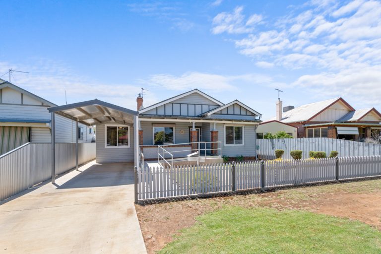 131B Crowley Street, Temora NSW 2666 - McGrath Riverina