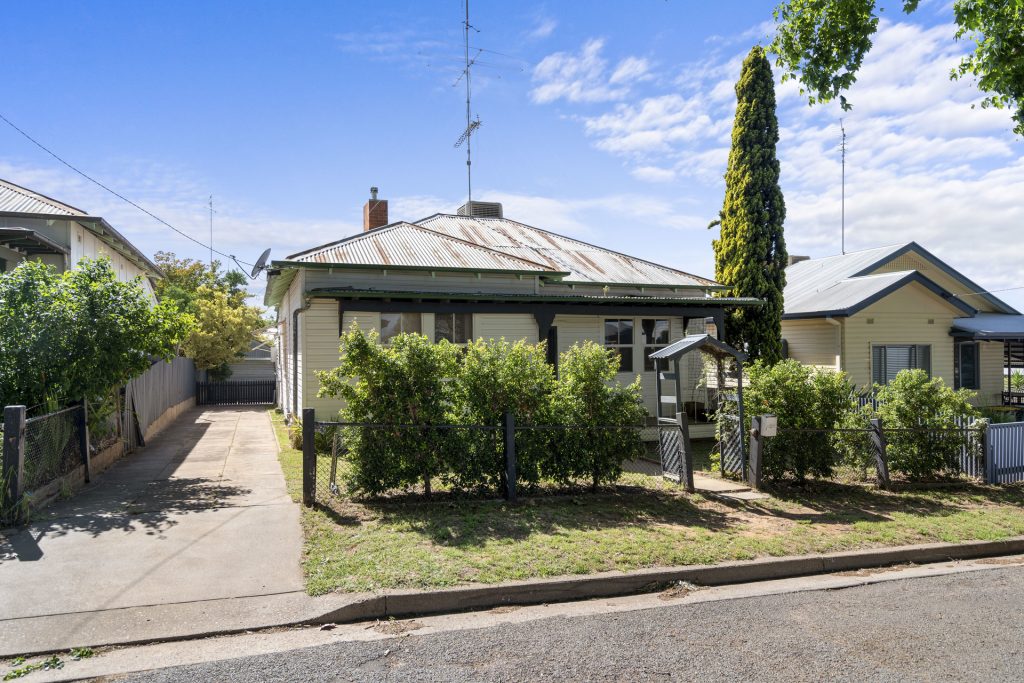 25 William Street, Narrandera NSW 2700 - McGrath Riverina