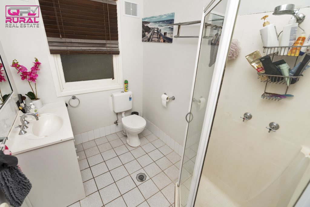 34 Midgeon Street, Narrandera NSW 2700 - photo 11