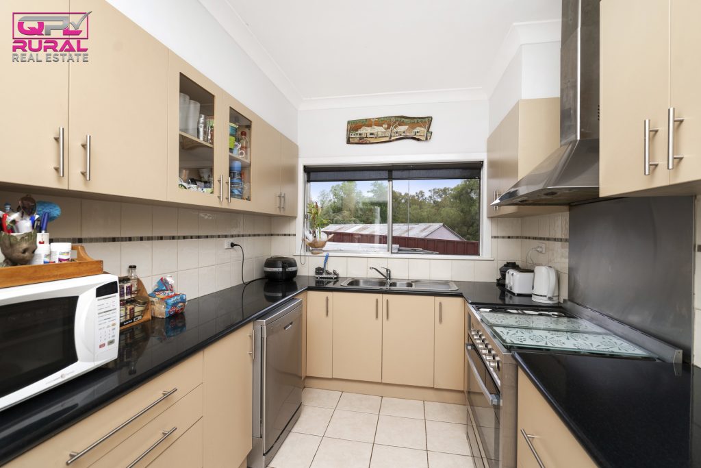 34 Midgeon Street, Narrandera NSW 2700 - photo 3