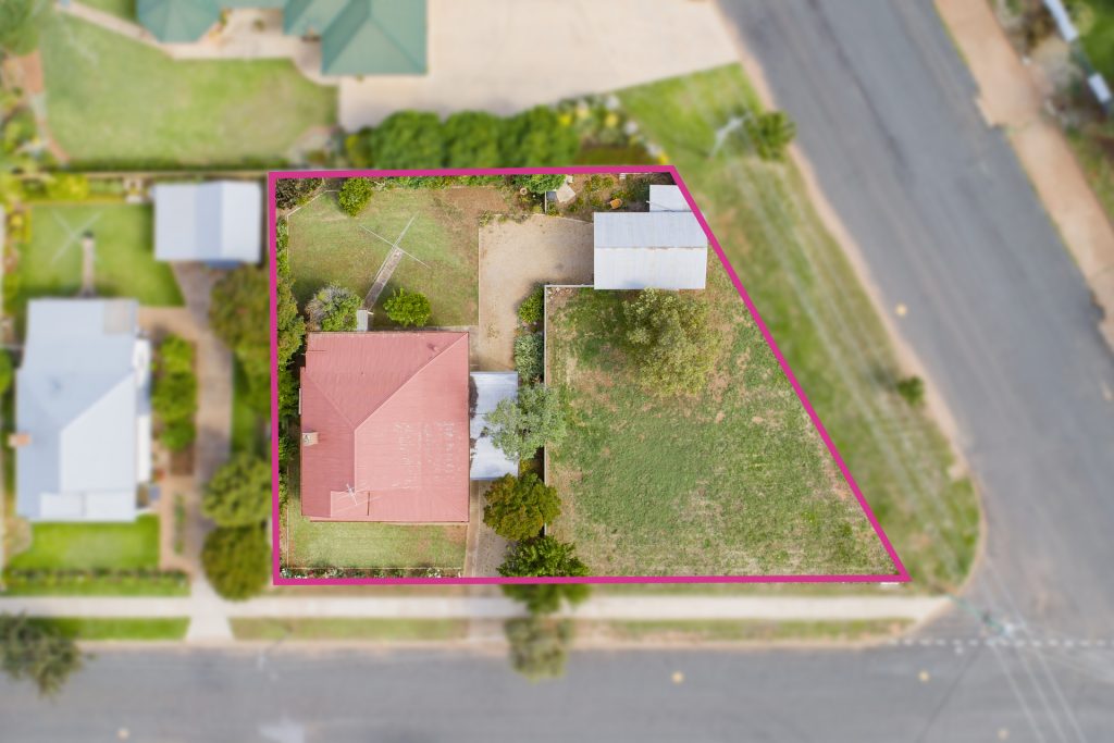 116 Grey Street, Temora NSW 2666 - photo 2