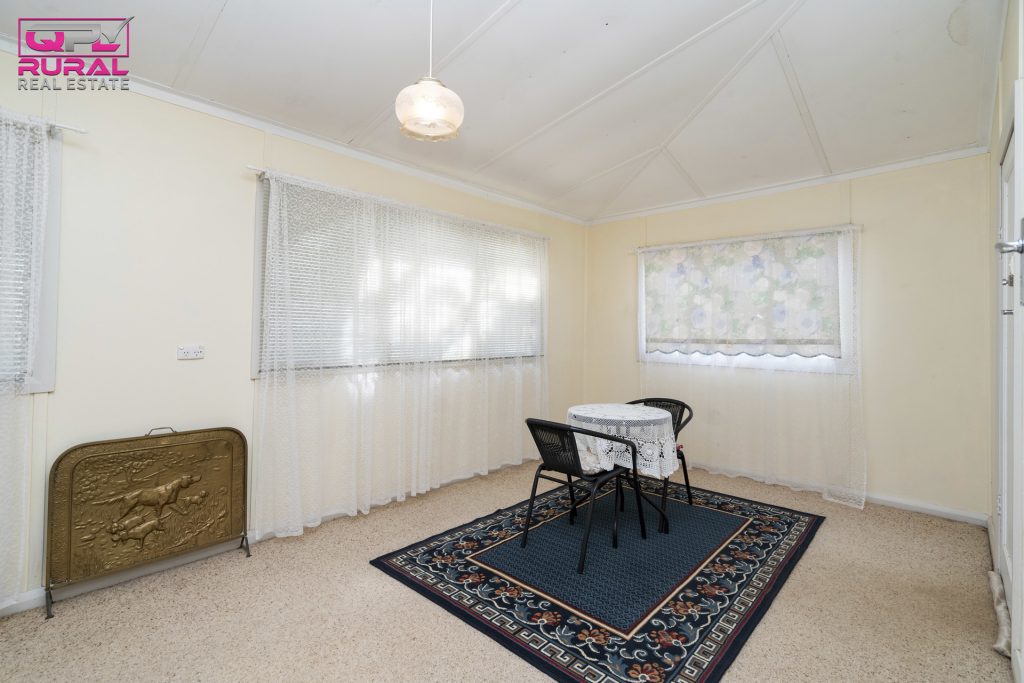 116 Grey Street, Temora NSW 2666 - photo 11