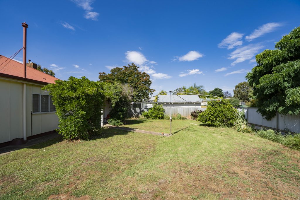 116 Grey Street, Temora NSW 2666 - photo 17