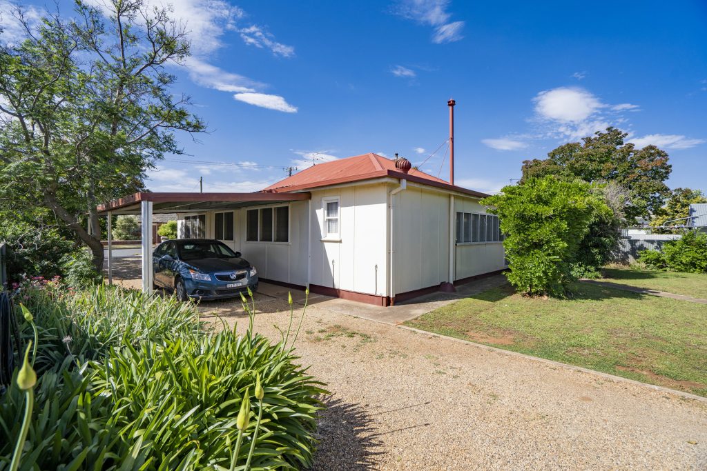 116 Grey Street, Temora NSW 2666 - photo 18