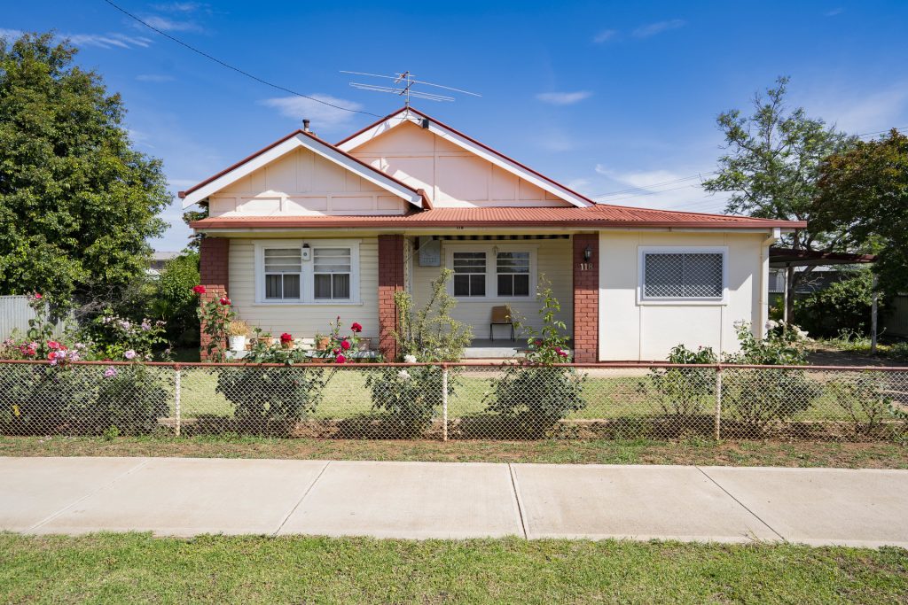 116 Grey Street, Temora NSW 2666 - photo 3