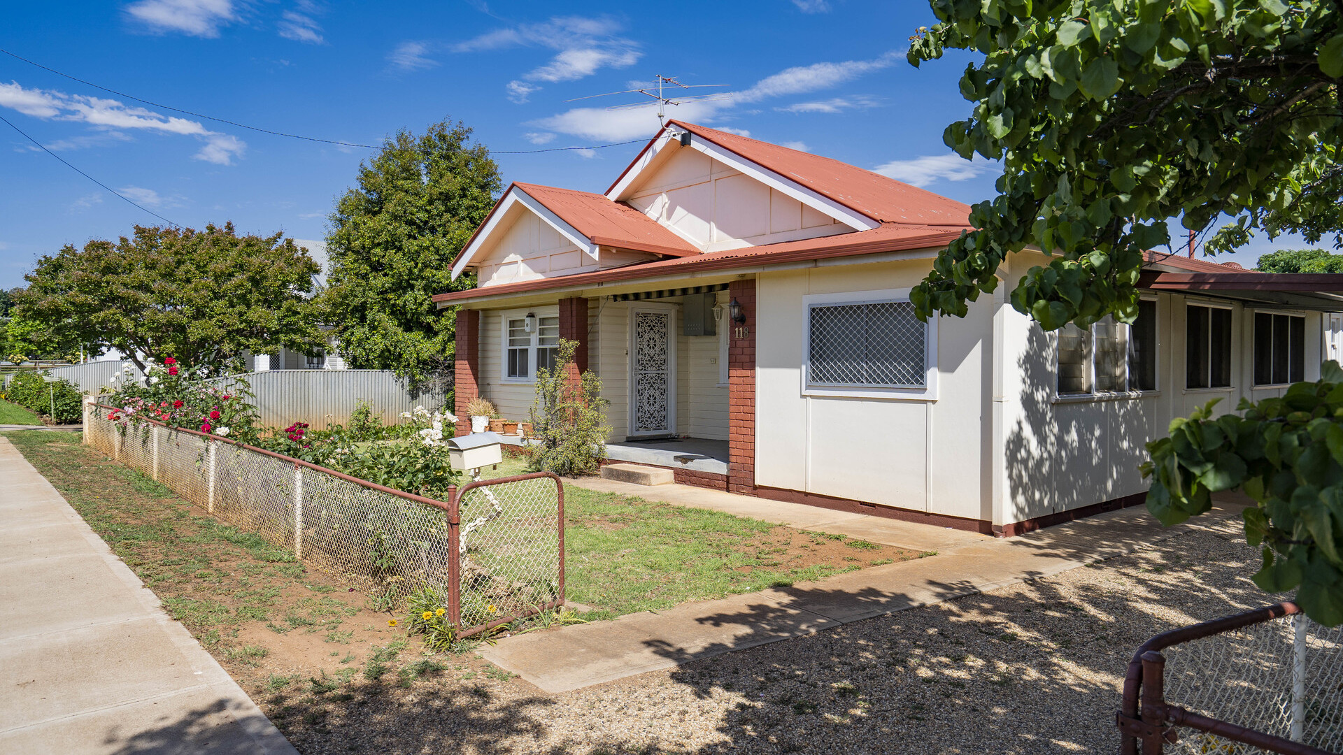116 Grey Street, Temora NSW 2666 - photo 4