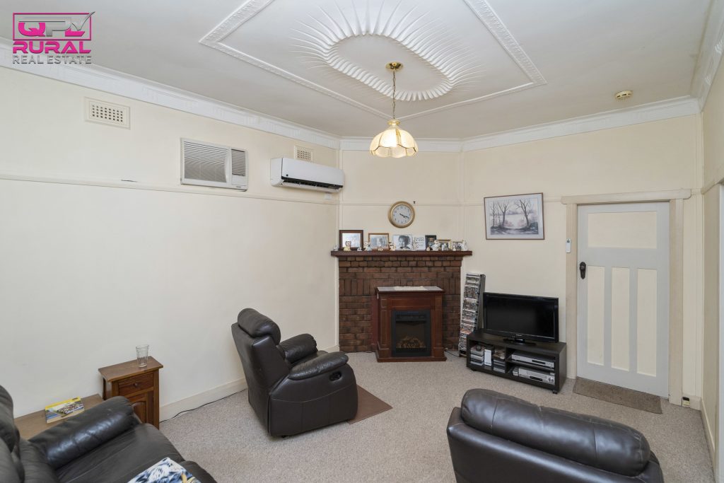 116 Grey Street, Temora NSW 2666 - photo 5