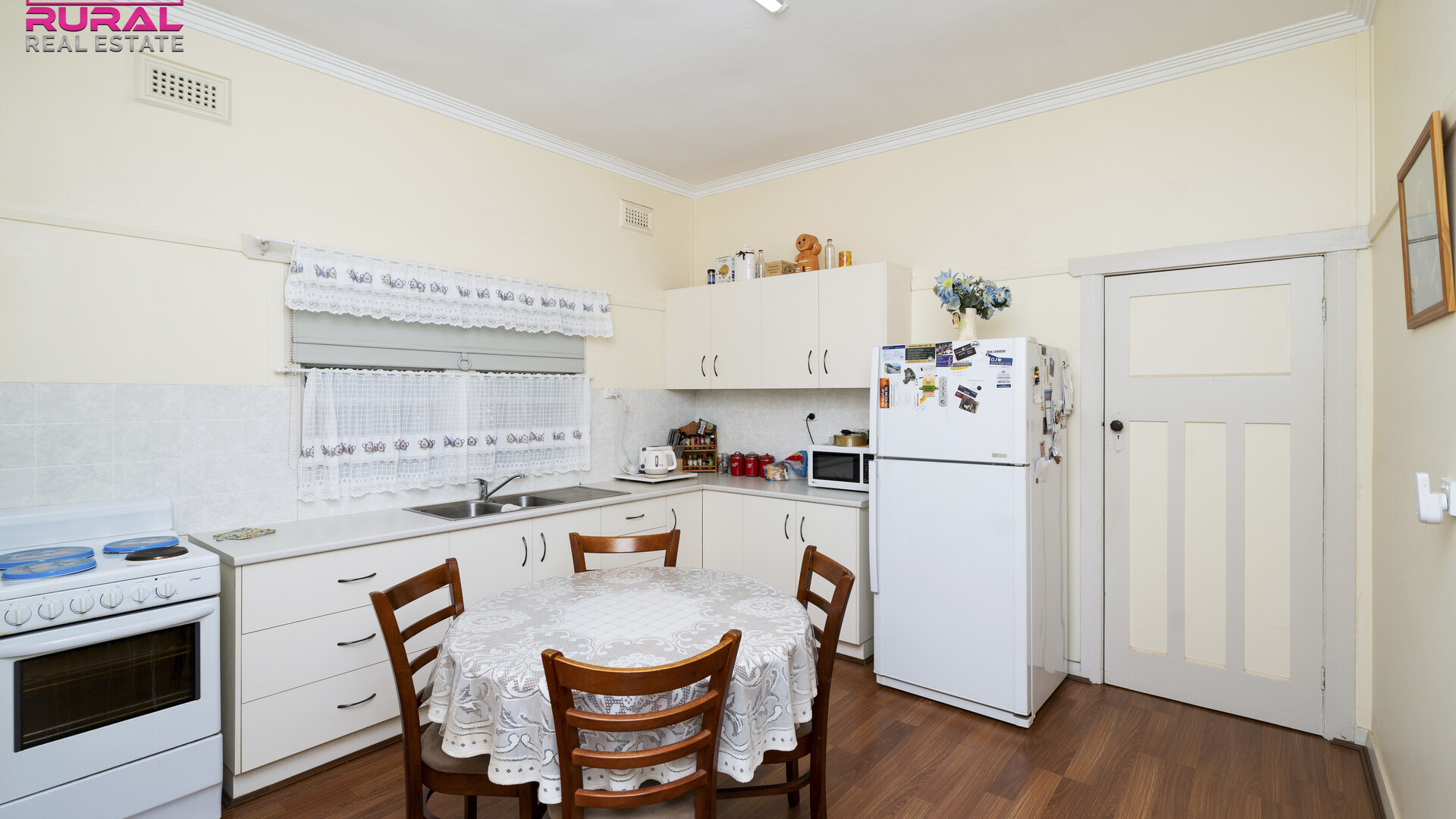 116 Grey Street, Temora NSW 2666 - photo 8