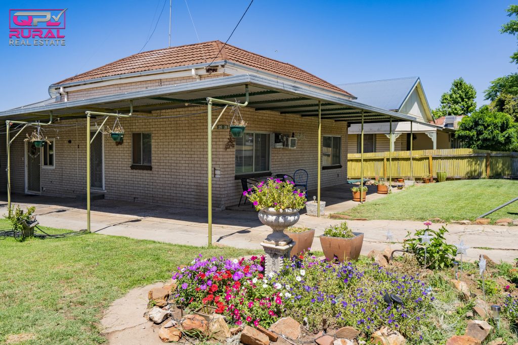 26 King Street, Narrandera NSW 2700 - photo 2