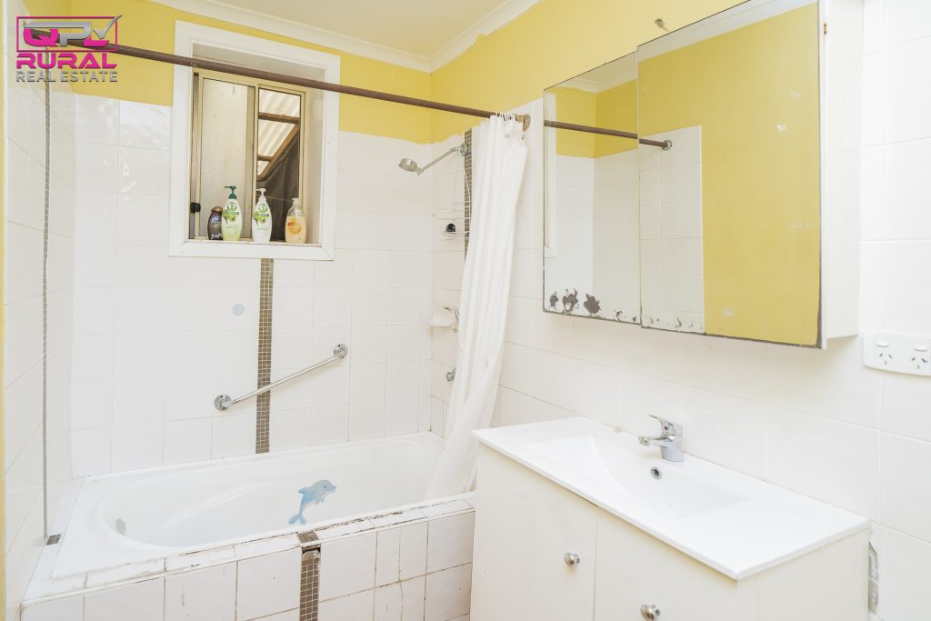 26 King Street, Narrandera NSW 2700 - photo 12