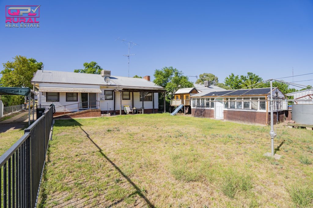 17 Larmer Street, Narrandera NSW 2700 - photo 12