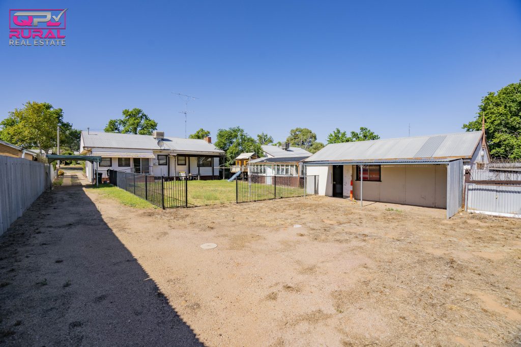 17 Larmer Street, Narrandera NSW 2700 - photo 13