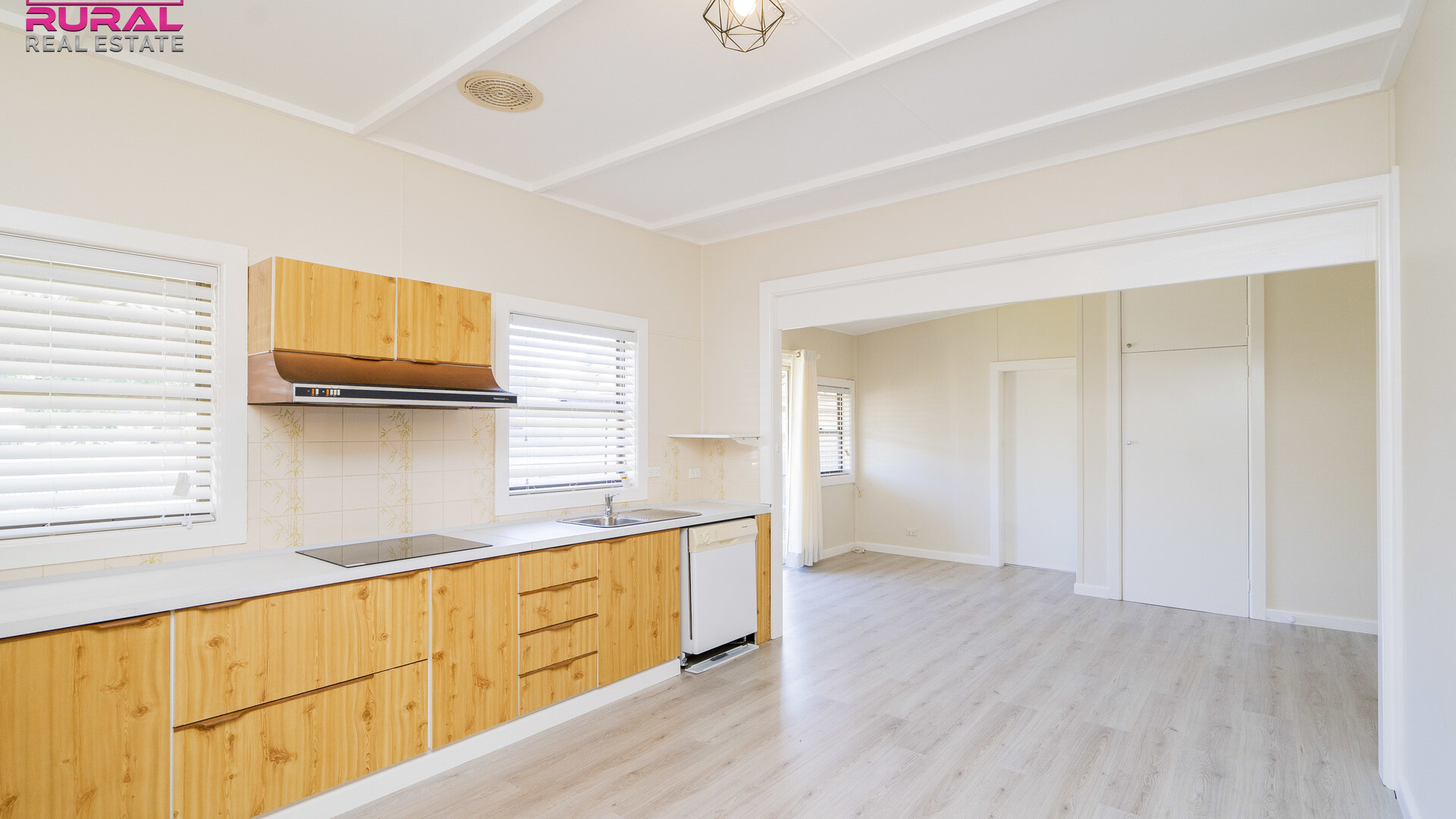 17 Larmer Street, Narrandera NSW 2700 - photo 4