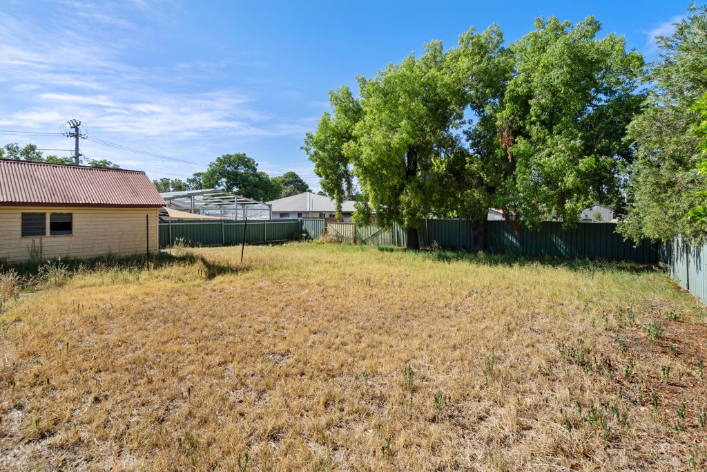 56 Twynam Street, Narrandera NSW 2700 - photo 11