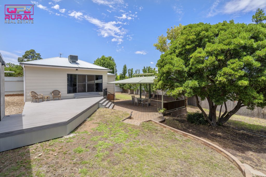 16 Roberts Street, Narrandera NSW 2700 - photo 14