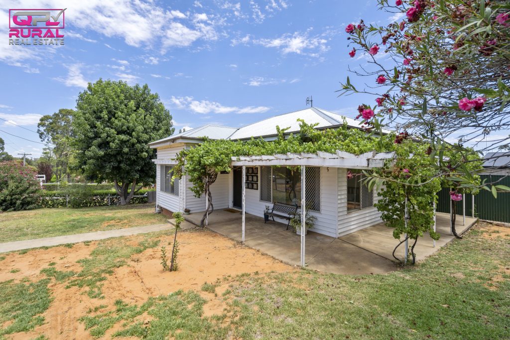 16 Roberts Street, Narrandera NSW 2700 - photo 19