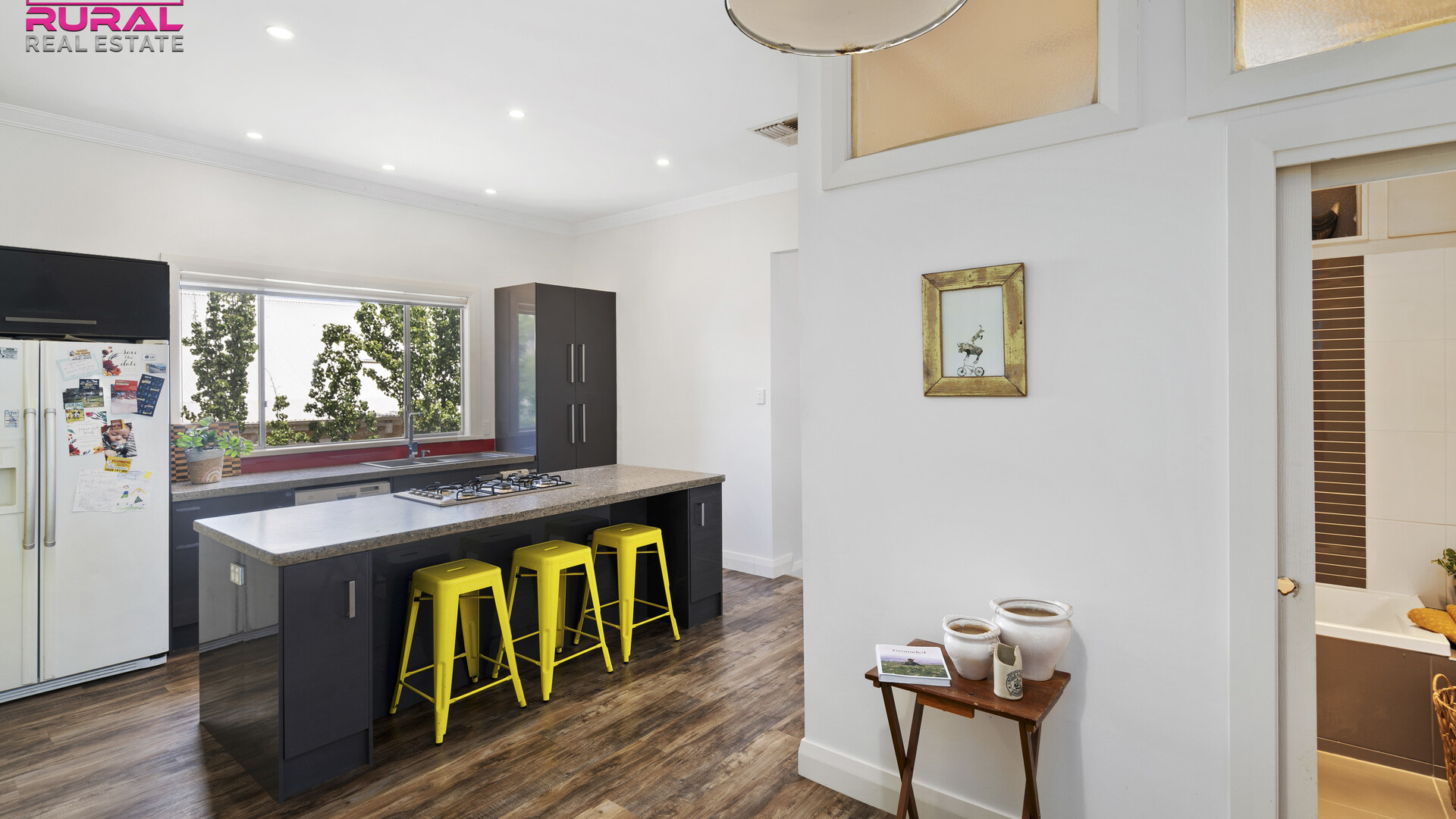 16 Roberts Street, Narrandera NSW 2700 - photo 4